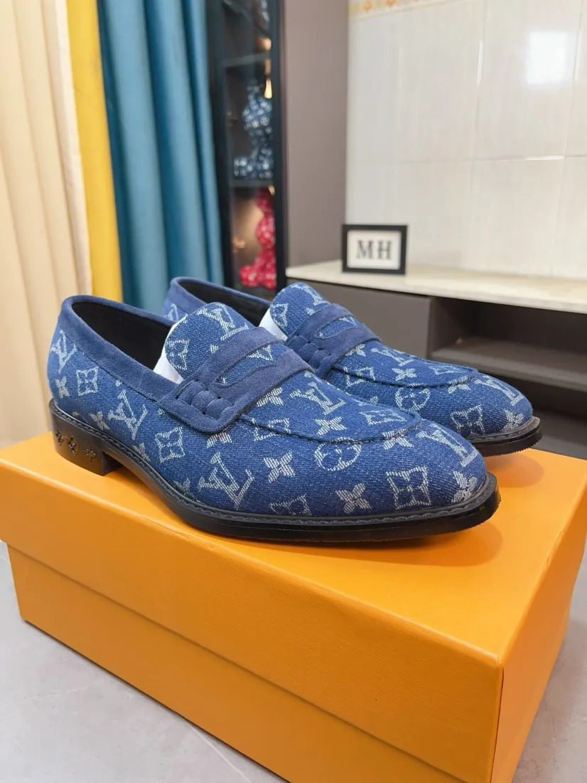 Ex-factory price 720🌹🌹High version [LV] Louis Vuitton's popular casual leather shoes🎖Fashionable and elegant🎖🎖Material: Original imported open-edge beaded cowhide, washed cowhide leather lining, original open-molded rubber outsole, high-end and classy, ​​elegant quality, instantly transforming into a handsome man ❤❤Standard\nNumber: 38-44